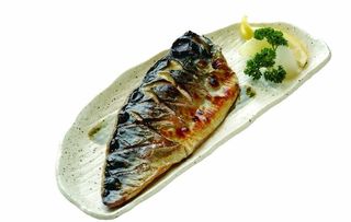 盐烤青花鱼图片