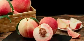 鲜甜的脆桃图片