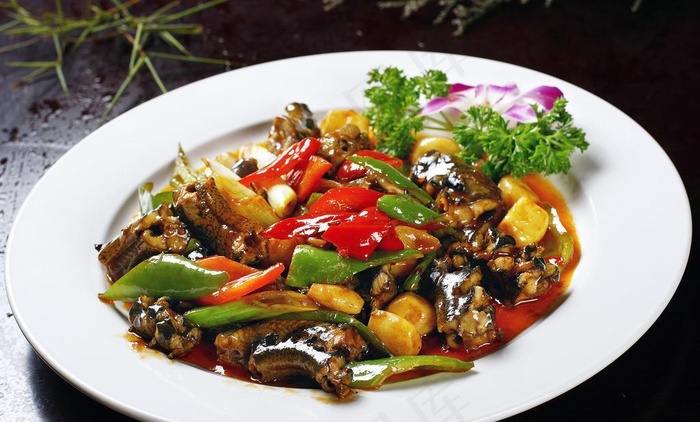 大蒜炒鳝段图片