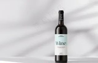 红酒瓶场景样机图片