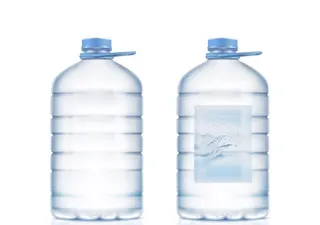 蓝色逼真的桶装水图片